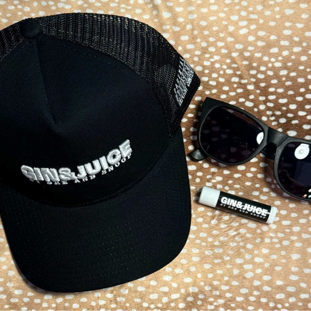 Gin & Juice Kit By Dre And Snoop- Snapback Mesh Hat, Sunglasses and Lip Balm NEW